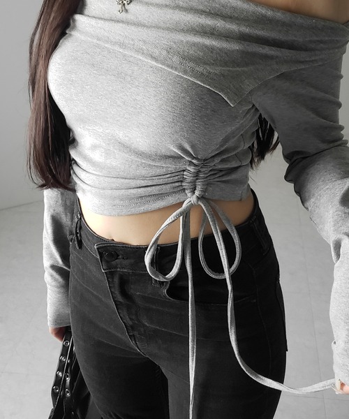 me+em select(ミームセレクト)の「※※シャーリングリボンショートオフショルカットソートップス / shirring ribbon short off shoulder cutsew tops(Tシャツ/カットソー・レディース・ブラック/グレー/ホワイト・FREE)」の4枚目の写真