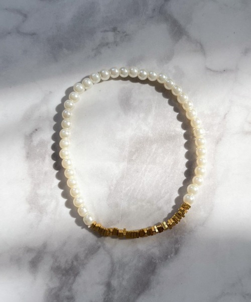 yu-ka(ユーカ)の「YU-KA:パールビーズブレスレット Pearl beads bracelet(ブレスレット・レディース・ゴールド・FREE)」の2枚目の写真