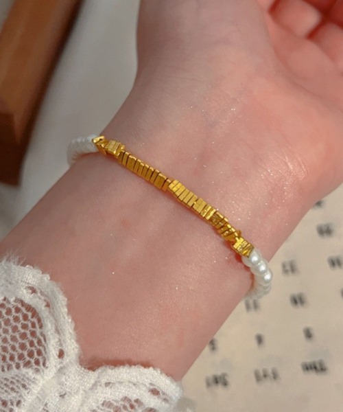 yu-ka(ユーカ)の「YU-KA:パールビーズブレスレット Pearl beads bracelet(ブレスレット・レディース・ゴールド・FREE)」の3枚目の写真