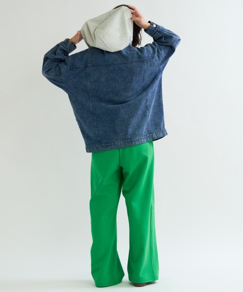 A.D.C.L.（エーディーシーエル）の「フード付き オーバーサイズ ビックシルエット デニムジャケット（Gジャン）（デニムジャケット・レディース・ブルー/ネイビー・M/L）」の9枚目の写真