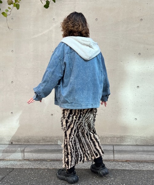 A.D.C.L.（エーディーシーエル）の「フード付き オーバーサイズ ビックシルエット デニムジャケット（Gジャン）（デニムジャケット・レディース・ブルー/ネイビー・M/L）」の15枚目の写真