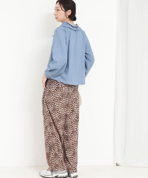 MICO COULIER（ミコクリエ）の「ライトデニムフリルブラウス（シャツ/ブラウス・レディース・ブルー/サックスブルー・38）」の16枚目の写真