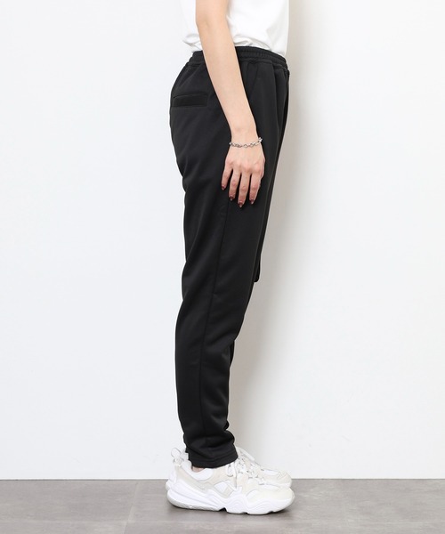 CECIL McBEE(セシルマクビー)の「MESSAGE CARGO PANTS ロゴ刺繍 テーパードカーゴパンツ(その他パンツ・レディース・ブラック・1(S)/2(M))」の8枚目の写真