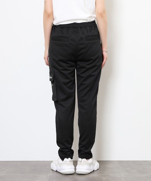 CECIL McBEE(セシルマクビー)の「MESSAGE CARGO PANTS ロゴ刺繍 テーパードカーゴパンツ(その他パンツ・レディース・ブラック・1(S)/2(M))」の9枚目の写真