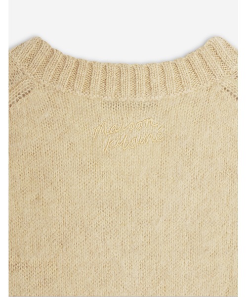 Maison Kitsune（メゾンキツネ）の「BRUSHED MOHAIR COMFORT JUMPER（ニット/セーター・メンズ・ベージュ・XS/S/M/L/XL）」の7枚目の写真