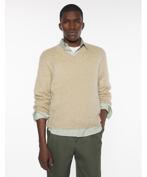 Maison Kitsune（メゾンキツネ）の「BRUSHED MOHAIR COMFORT JUMPER（ニット/セーター・メンズ・ベージュ・XS/S/M/L/XL）」の2枚目の写真