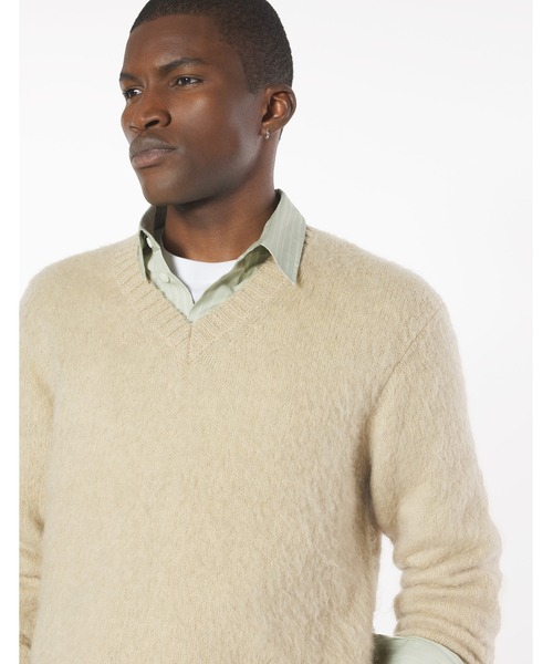 Maison Kitsune（メゾンキツネ）の「BRUSHED MOHAIR COMFORT JUMPER（ニット/セーター・メンズ・ベージュ・XS/S/M/L/XL）」の6枚目の写真