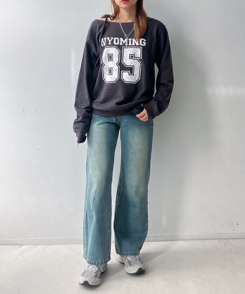 AS KNOW AS plus（アズノゥアズプラス）の「♪2WAY リボン ロゴスウェットプルオーバー（ボートネック・ワンショルダー）（スウェット・レディース・チャコールグレー/オートミール/カモフラージュ/グリーン系/グレー系/アイボリー系/レッド系・FREE）」の19枚目の写真