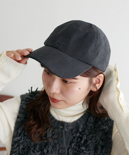 DISCOAT（ディスコート）の「スクエアロゴ同色刺繍CAP（キャップ・レディース・ベージュ/ブラック・FREE）」の3枚目の写真