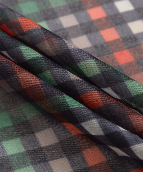 Arnold Palmer（アーノルドパーマー）の「パーマーチェック ラージ ストール（ストール/ショール・レディース・ネイビー/ベージュ・F）」の7枚目の写真