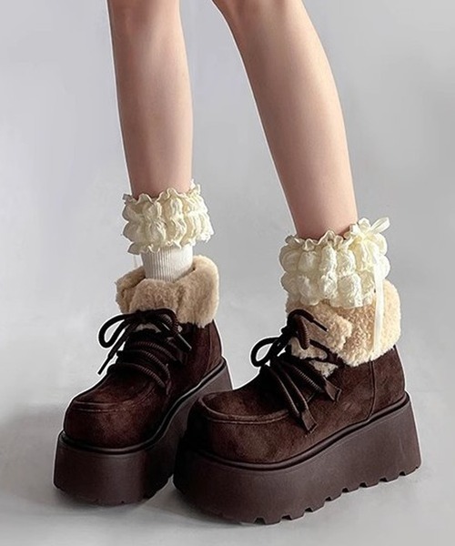 Nia(ニア)の「Nia(ニア)/バイカラー 厚底ショートボアブーツ(ブーツ・レディース・ベージュ/ブラウン・38/40/36)」の4枚目の写真