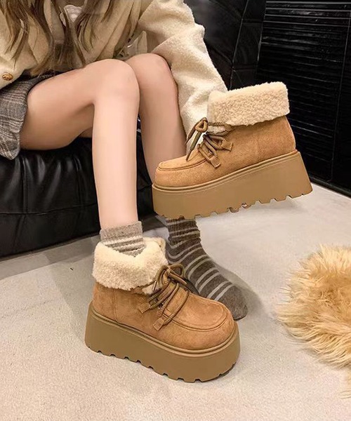 Nia(ニア)の「Nia(ニア)/バイカラー 厚底ショートボアブーツ(ブーツ・レディース・ベージュ/ブラウン・38/40/36)」の8枚目の写真