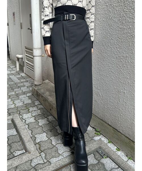 MURUA（ムルーア）の「ZIPスリットナロースカート（スカート・レディース・ブラック/その他1・1/2）」の3枚目の写真