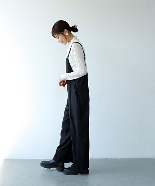 Jines（ジネス）の「ピンストライプサロペット（サロペット/オーバーオール・レディース・ブラック・38）」の2枚目の写真