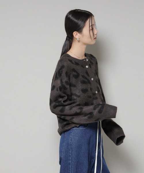 PENNEYS(ぺニーズ)の「PENNEYS別注TheFOXレオパードクルーカーディガン(ニット/セーター・レディース・ブラック/ライトグレー/チャコール・FREE)」の19枚目の写真