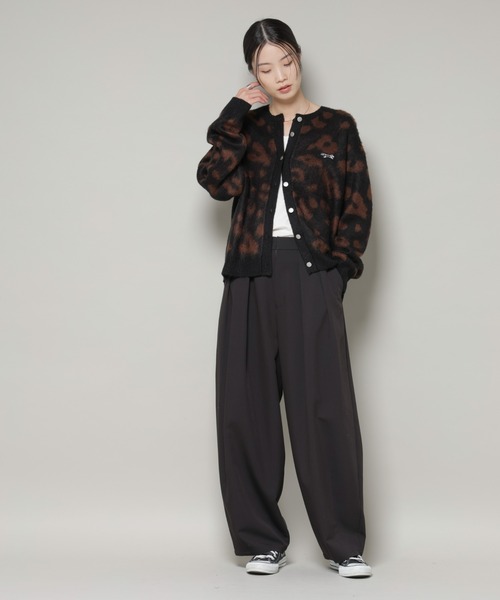 PENNEYS(ぺニーズ)の「PENNEYS別注TheFOXレオパードクルーカーディガン(ニット/セーター・レディース・ブラック/ライトグレー/チャコール・FREE)」の7枚目の写真