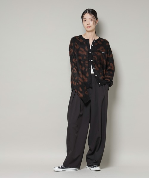 PENNEYS(ぺニーズ)の「PENNEYS別注TheFOXレオパードクルーカーディガン(ニット/セーター・レディース・ブラック/ライトグレー/チャコール・FREE)」の8枚目の写真