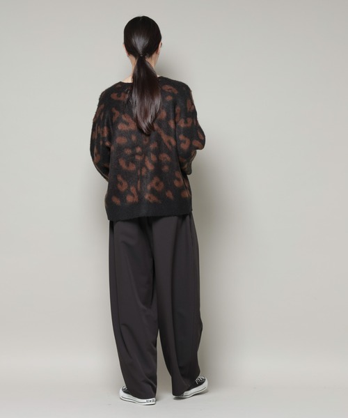 PENNEYS(ぺニーズ)の「PENNEYS別注TheFOXレオパードクルーカーディガン(ニット/セーター・レディース・ブラック/ライトグレー/チャコール・FREE)」の9枚目の写真