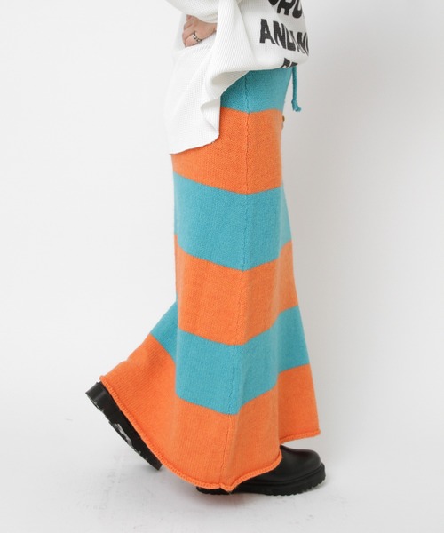 RNA（アールエヌエー）の「G1100 ボールドボーダーロングスカート（スカート・レディース・オレンジ/イエロー・MEDIUM）」の9枚目の写真