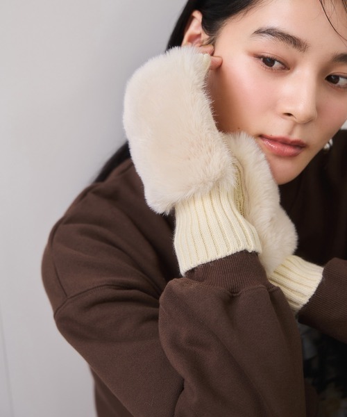 VIS（ビス）の「フィンガーレスファーアームウォーマー（手袋・レディース・キナリ/ベージュ・FREE）」の4枚目の写真