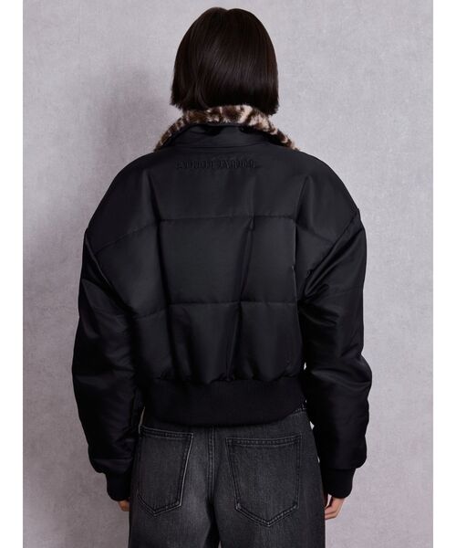 GYDA（ジェイダ）の「STUPID IN RICH REVERSIBLE エコファーブルゾン（ブルゾン・レディース・オフホワイト/ブラック/スカイブルー・FREE）」の6枚目の写真
