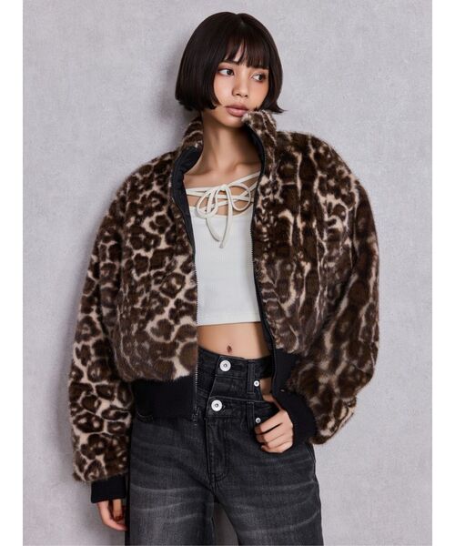 GYDA（ジェイダ）の「STUPID IN RICH REVERSIBLE エコファーブルゾン（ブルゾン・レディース・オフホワイト/ブラック/スカイブルー・FREE）」の9枚目の写真