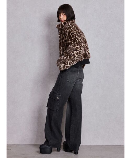 GYDA（ジェイダ）の「STUPID IN RICH REVERSIBLE エコファーブルゾン（ブルゾン・レディース・オフホワイト/ブラック/スカイブルー・FREE）」の13枚目の写真