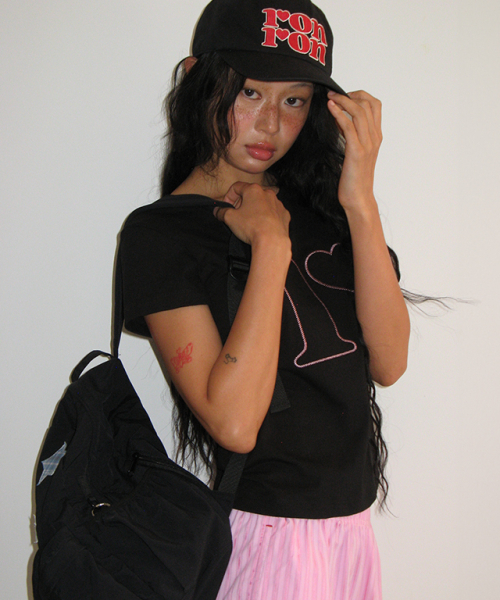 RONRON(ロンロン)の「R STITCH SHORT SLEEVE T SHIRT BLACK(Tシャツ/カットソー・レディース・その他・FREE)」の5枚目の写真