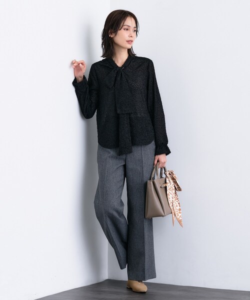 INDIVI(インディヴィ)の「【デイリー/セレモニー】フェザージャカードボウタイブラウス(シャツ/ブラウス・レディース・オフホワイト/ブラック・13/36/38/40/05/15 )」の17枚目の写真