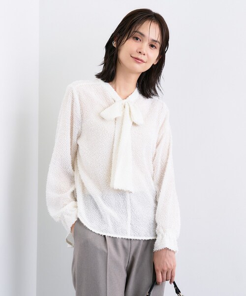 INDIVI(インディヴィ)の「【デイリー/セレモニー】フェザージャカードボウタイブラウス(シャツ/ブラウス・レディース・オフホワイト/ブラック・13/36/38/40/05/15 )」の11枚目の写真