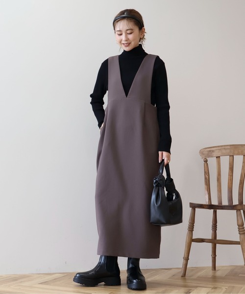 AMERICAN HOLIC（アメリカンホリック）の「【WEB限定】イージーケアVネックワンピース（ワンピース・レディース・モカ/ブラック・M/L）」の4枚目の写真