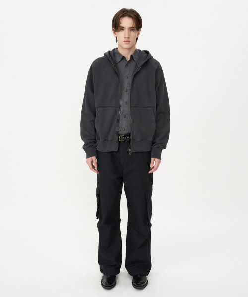 INSILENCE(インサイロンス)の「ガーメントダイエッセンシャルジップアップフードパーカー CHARCOAL(パーカー・レディース・その他・SMALL/MEDIUM/LARGE)」の2枚目の写真