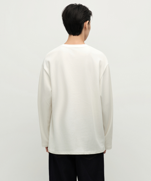 MUSINSA STANDARD（ムシンサスタンダード）の「[ヒートタンダード] クルーネック長袖Tシャツ [クリーム]（Tシャツ/カットソー・メンズ・その他・XX-LARGE/XXX-LARGE/SMALL/MEDIUM/LARGE/X-LARGE）」の3枚目の写真