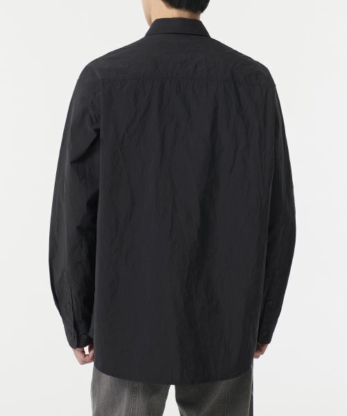 MUSINSA STANDARD（ムシンサスタンダード）の「リラックスドナイロンクリーズシャツ[ブラック]（シャツ/ブラウス・メンズ・その他・MEDIUM/LARGE/X-LARGE/XX-LARGE）」の3枚目の写真