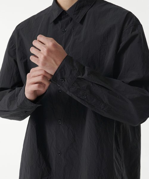 MUSINSA STANDARD（ムシンサスタンダード）の「リラックスドナイロンクリーズシャツ[ブラック]（シャツ/ブラウス・メンズ・その他・MEDIUM/LARGE/X-LARGE/XX-LARGE）」の5枚目の写真