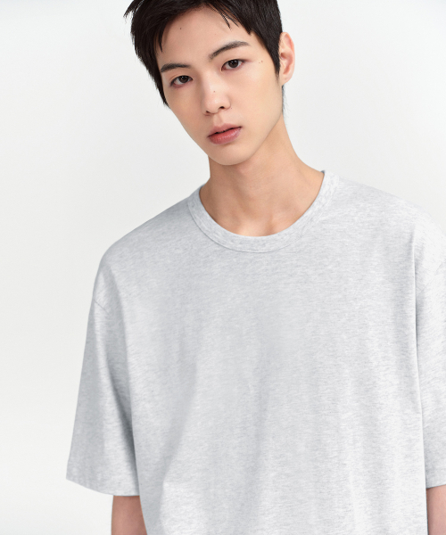 MUSINSA STANDARD（ムシンサスタンダード）の「リラックスフィットクルーネックTシャツ[メランジライトグレー]（Tシャツ/カットソー・メンズ・その他・LARGE/X-LARGE/XX-LARGE/XXX-LARGE/MEDIUM/SMALL）」の5枚目の写真