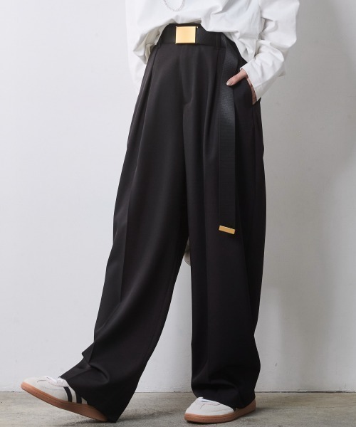 CHIC STYLE（シックスタイル）の「【セットアップ対応】バレルレッグスラックス＜大きいサイズ有＞シックスタイル（スラックス・レディース・モカ/ブラック・M/L/LL/3L/4L/5L）」の2枚目の写真