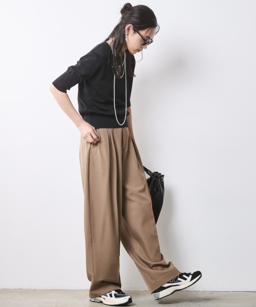 CHIC STYLE（シックスタイル）の「【セットアップ対応】バレルレッグスラックス＜大きいサイズ有＞シックスタイル（スラックス・レディース・モカ/ブラック・M/L/LL/3L/4L/5L）」の11枚目の写真
