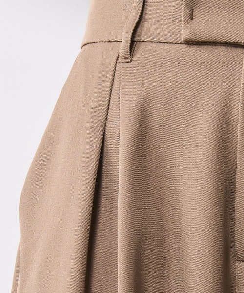 CHIC STYLE（シックスタイル）の「【セットアップ対応】バレルレッグスラックス＜大きいサイズ有＞シックスタイル（スラックス・レディース・モカ/ブラック・M/L/LL/3L/4L/5L）」の18枚目の写真