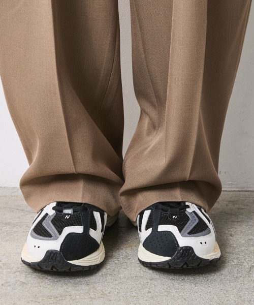 CHIC STYLE（シックスタイル）の「【セットアップ対応】バレルレッグスラックス＜大きいサイズ有＞シックスタイル（スラックス・レディース・モカ/ブラック・M/L/LL/3L/4L/5L）」の20枚目の写真