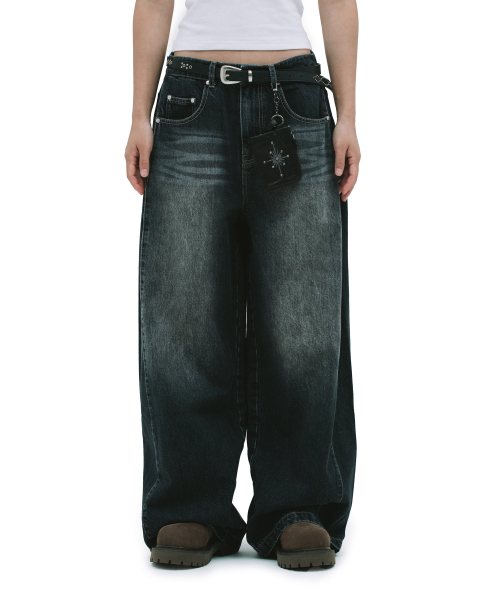 DEFGARMENTS（デフグラメンツ）の「CAT BLUSH WIDE PANTS [BLACK DENIM]（デニムパンツ・レディース・その他・X-SMALL/SMALL/MEDIUM/LARGE）」の2枚目の写真