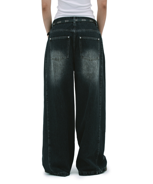 DEFGARMENTS（デフグラメンツ）の「CAT BLUSH WIDE PANTS [BLACK DENIM]（デニムパンツ・レディース・その他・X-SMALL/SMALL/MEDIUM/LARGE）」の3枚目の写真