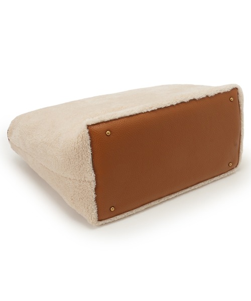 Guess（ゲス）の「VICTTORIA Large 2 In 1 Tote トートバッグ  （トートバッグ・レディース・キャメル・ONE SIZE）」の6枚目の写真