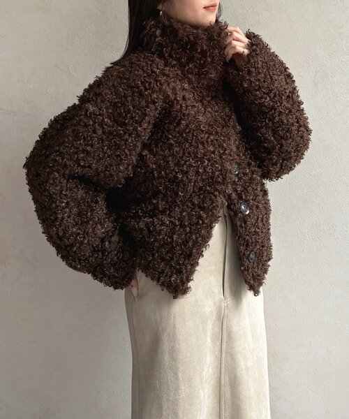 Thevon(ゼボン)の「プードルファーミドルジャケット(ブルゾン・レディース・アイボリー/ブラウン・FREE)」の2枚目の写真