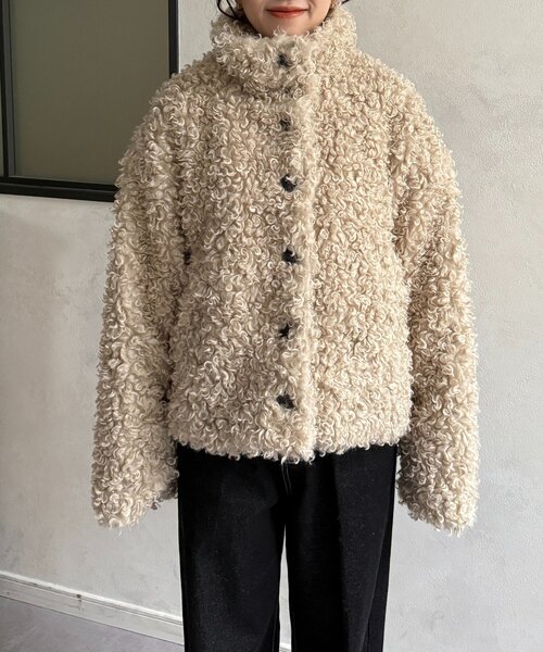 Thevon(ゼボン)の「プードルファーミドルジャケット(ブルゾン・レディース・アイボリー/ブラウン・FREE)」の8枚目の写真