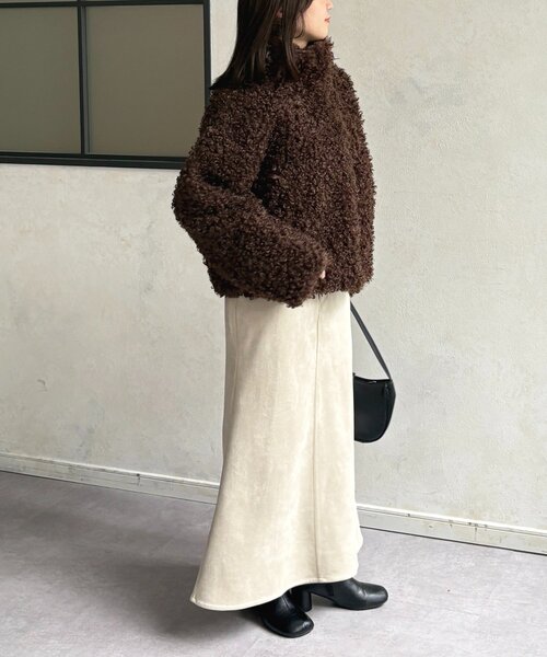 Thevon(ゼボン)の「プードルファーミドルジャケット(ブルゾン・レディース・アイボリー/ブラウン・FREE)」の21枚目の写真