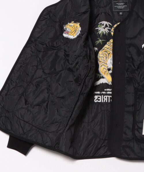 Alpha Industries(アルファインダストリーズ)の「ALPHA-UNFRM TIGER LINER JACKET(その他アウター・メンズ・ブラック/オリーブ・L/M)」の3枚目の写真