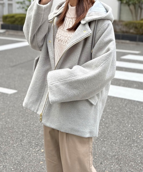 ikka(イッカ)の「【雑誌InRed1月号掲載】ブークレー2WAYフードコート(ブルゾン・レディース・ミント/アイボリー/チャコール・S/L/M)」の5枚目の写真