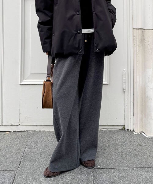 fredy emue（フレディエミュ）の「NEEDLE stretch イージーパンツ（その他パンツ・レディース・ベージュ/ブラック/チャコールグレー・36/38）」の7枚目の写真