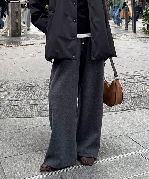 fredy emue（フレディエミュ）の「NEEDLE stretch イージーパンツ（その他パンツ・レディース・ベージュ/ブラック/チャコールグレー・36/38）」の8枚目の写真